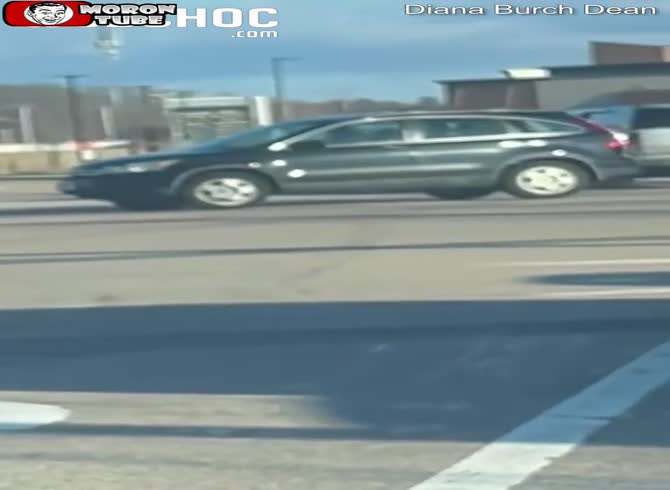 Video :After an accident, Brute lifts a mother and throws her to the ground